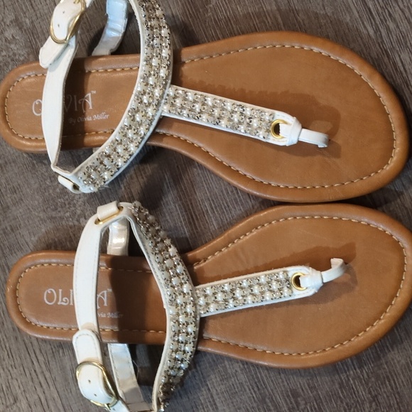 Sandals - Picture 2 of 4